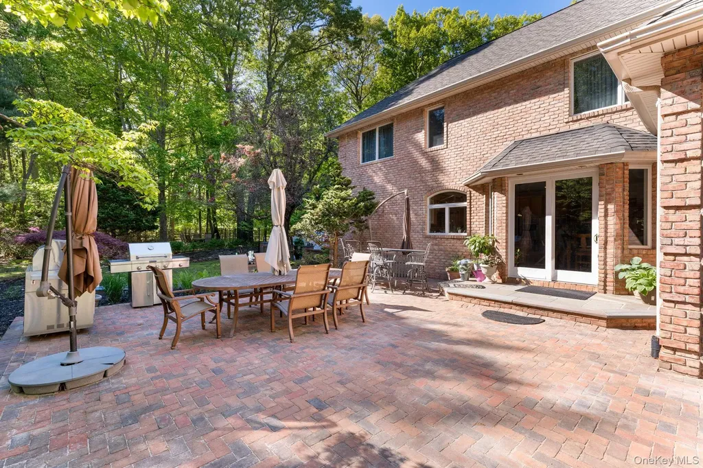 2 Spring Hill Road Nissequogue NY 11780