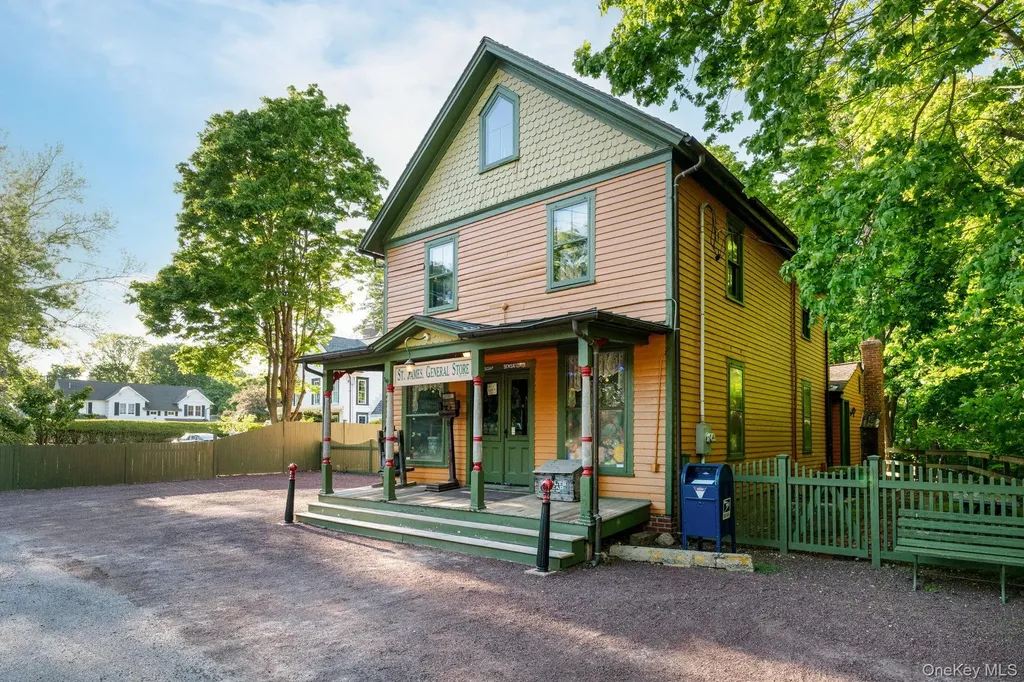 2 Spring Hill Road Nissequogue NY 11780