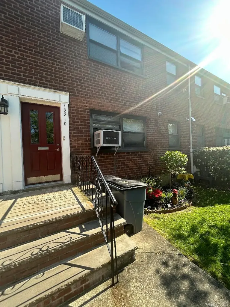 199 -10 21st Avenue Whitestone NY 11357