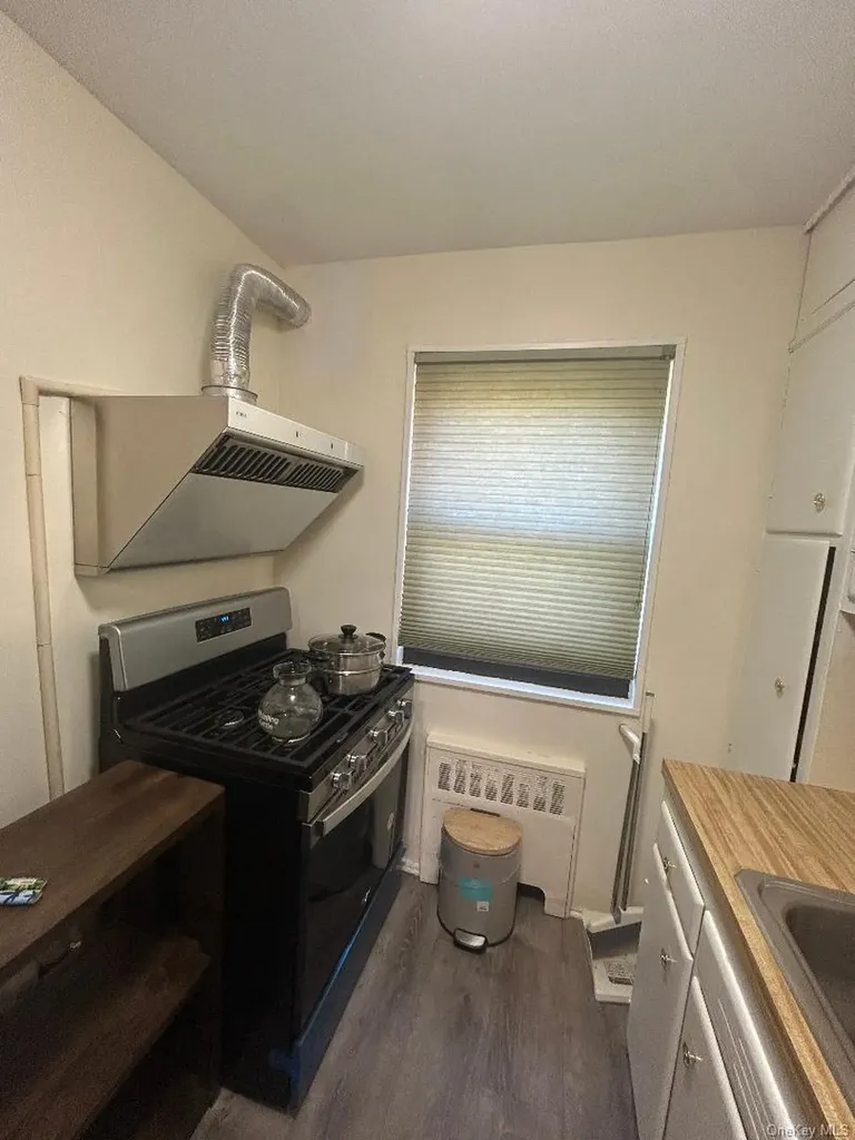 199 -10 21st Avenue Whitestone NY 11357