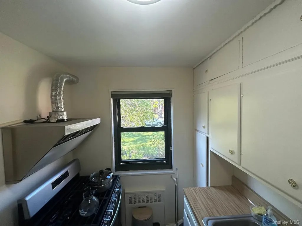 199 -10 21st Avenue Whitestone NY 11357