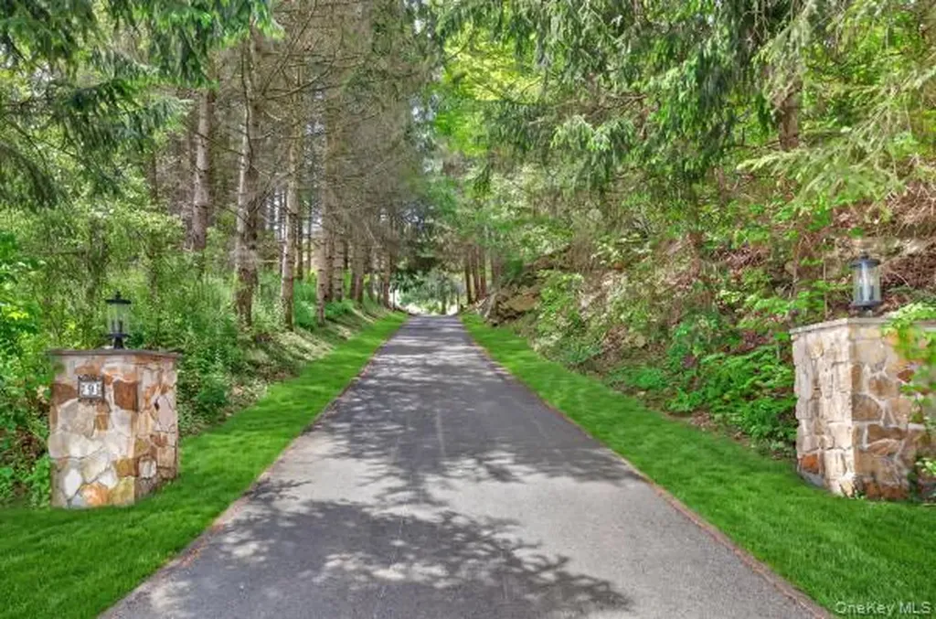 9 Hickory Ridge Road Brewster NY 10509