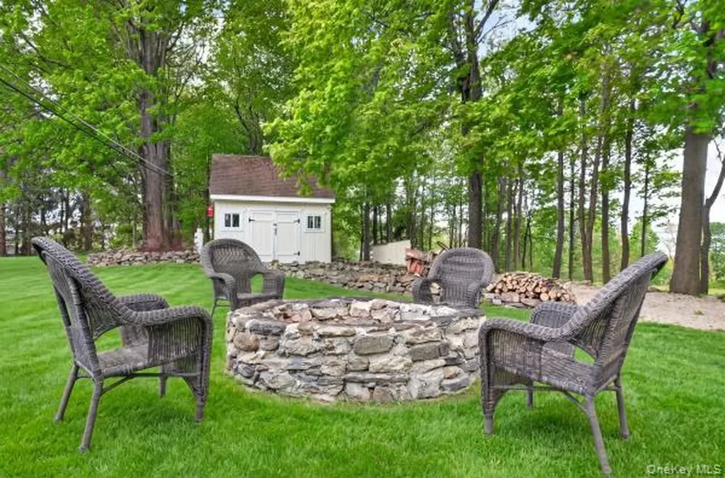 9 Hickory Ridge Road Brewster NY 10509
