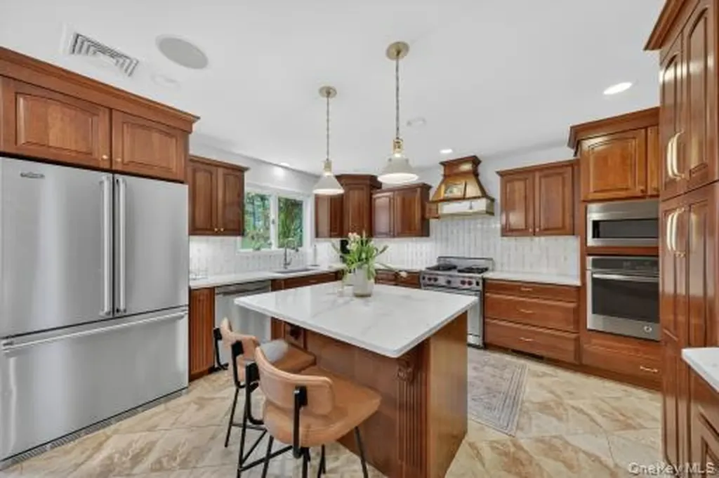 9 Hickory Ridge Road Brewster NY 10509