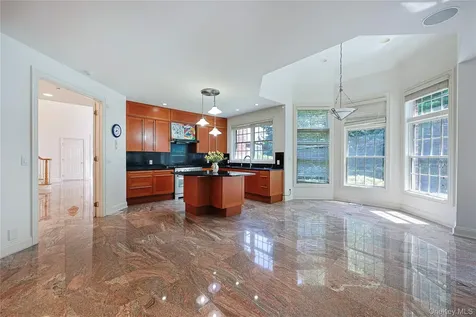 14 Belvedere Court North Hills NY 11030
