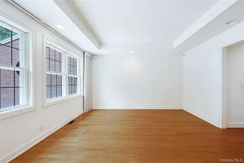 14 Belvedere Court North Hills NY 11030