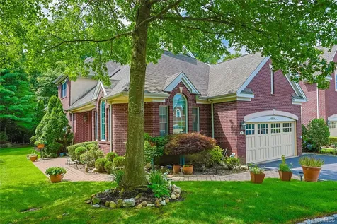 14 Belvedere Court North Hills NY 11030