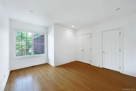 14 Belvedere Court North Hills NY 11030