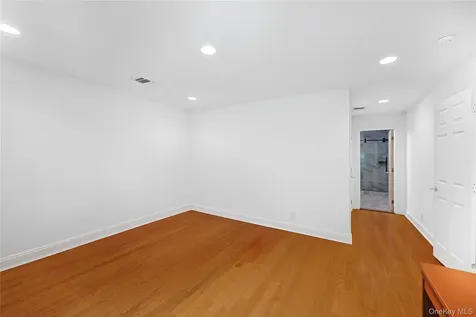 14 Belvedere Court North Hills NY 11030