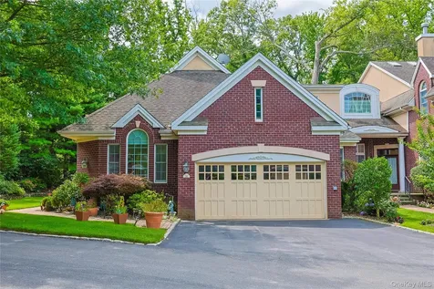 14 Belvedere Court North Hills NY 11030