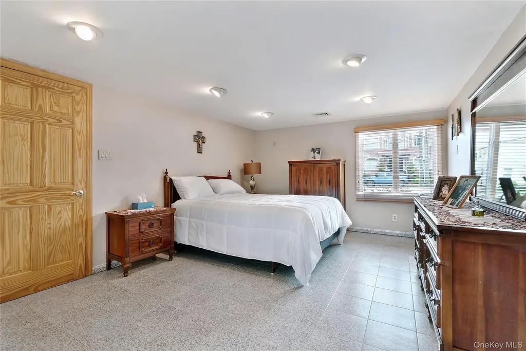 86-17 157th Avenue Howard Beach NY 11414