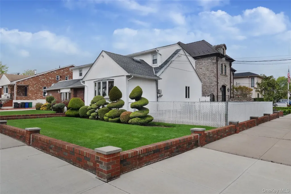 86-17 157th Avenue Howard Beach NY 11414