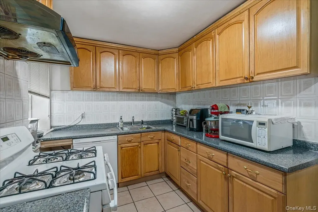144-55 Melbourne Avenue Flushing NY 11367