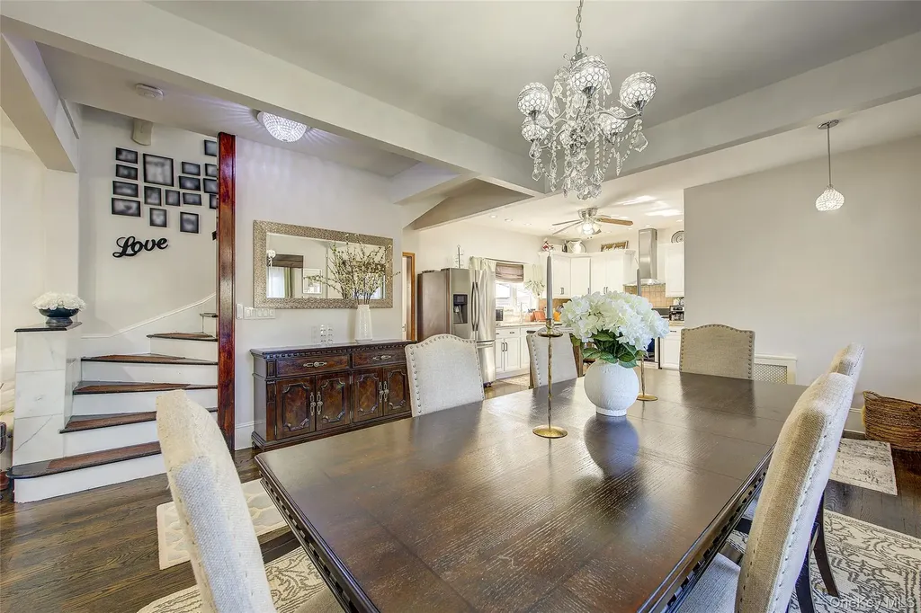 63 Buckingham Place Lynbrook NY 11563