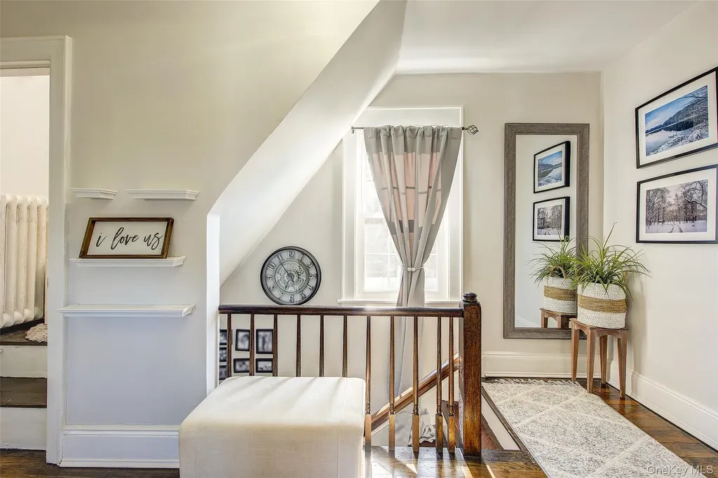 63 Buckingham Place Lynbrook NY 11563