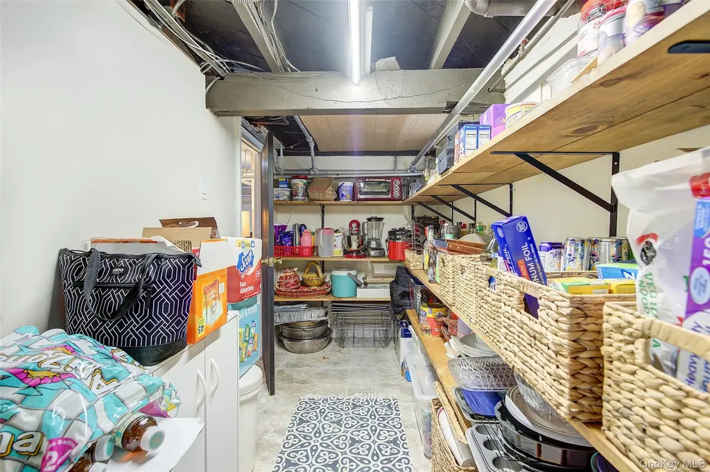 63 Buckingham Place Lynbrook NY 11563