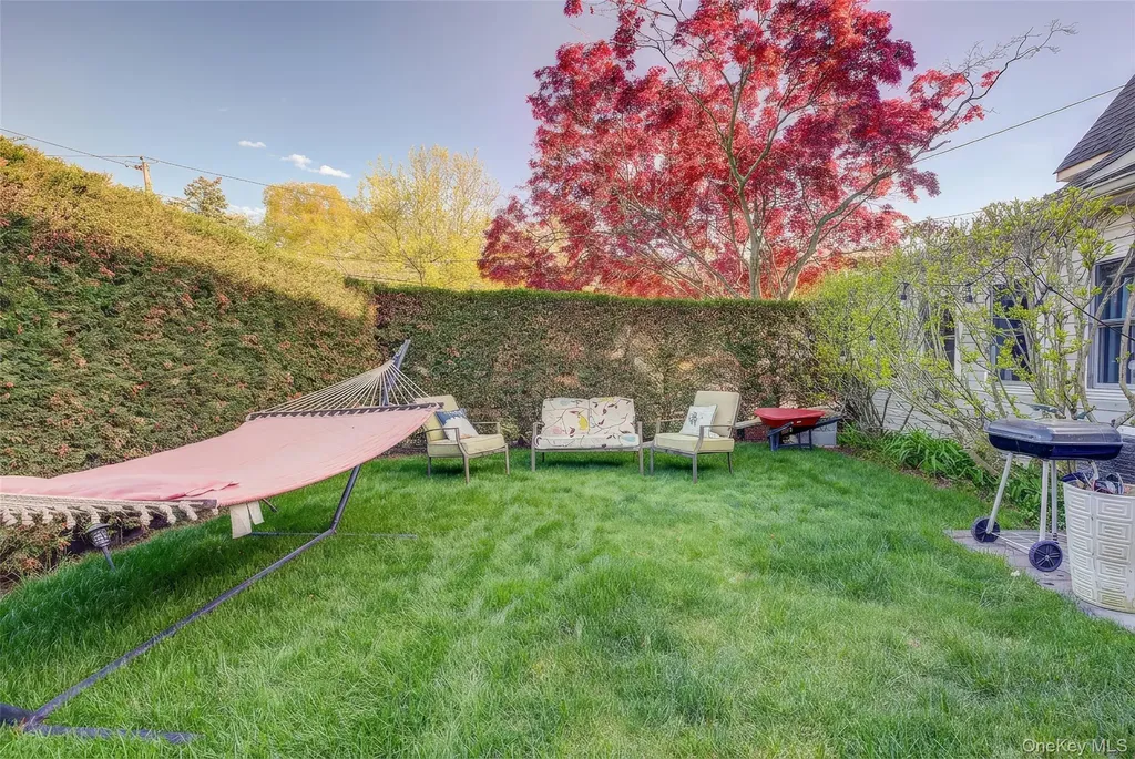63 Buckingham Place Lynbrook NY 11563