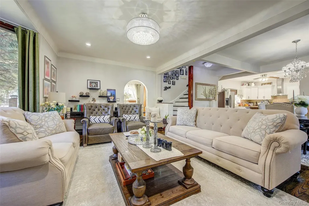 63 Buckingham Place Lynbrook NY 11563