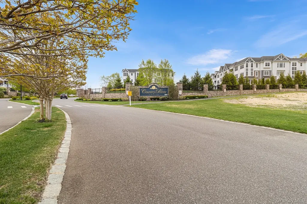 12103 Aspenwood Drive Plainview NY 11803
