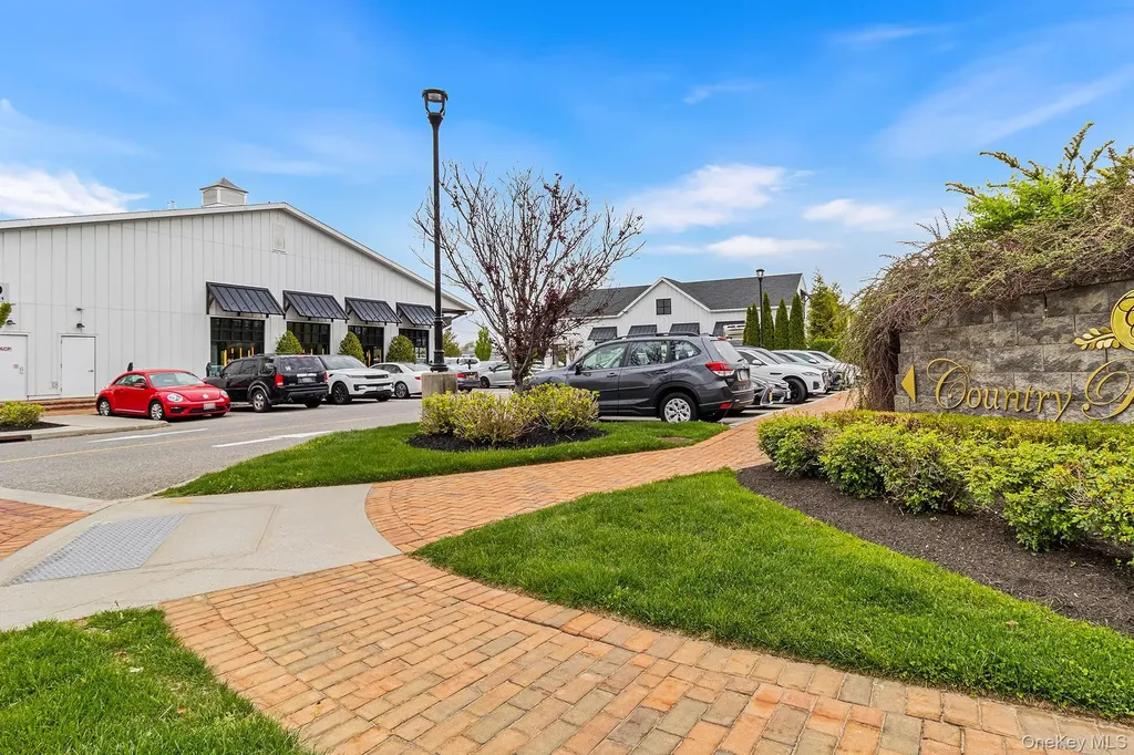 12103 Aspenwood Drive Plainview NY 11803