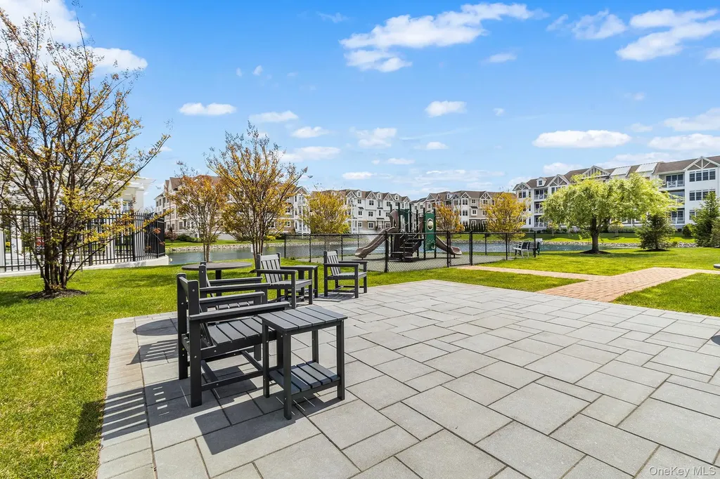 12103 Aspenwood Drive Plainview NY 11803