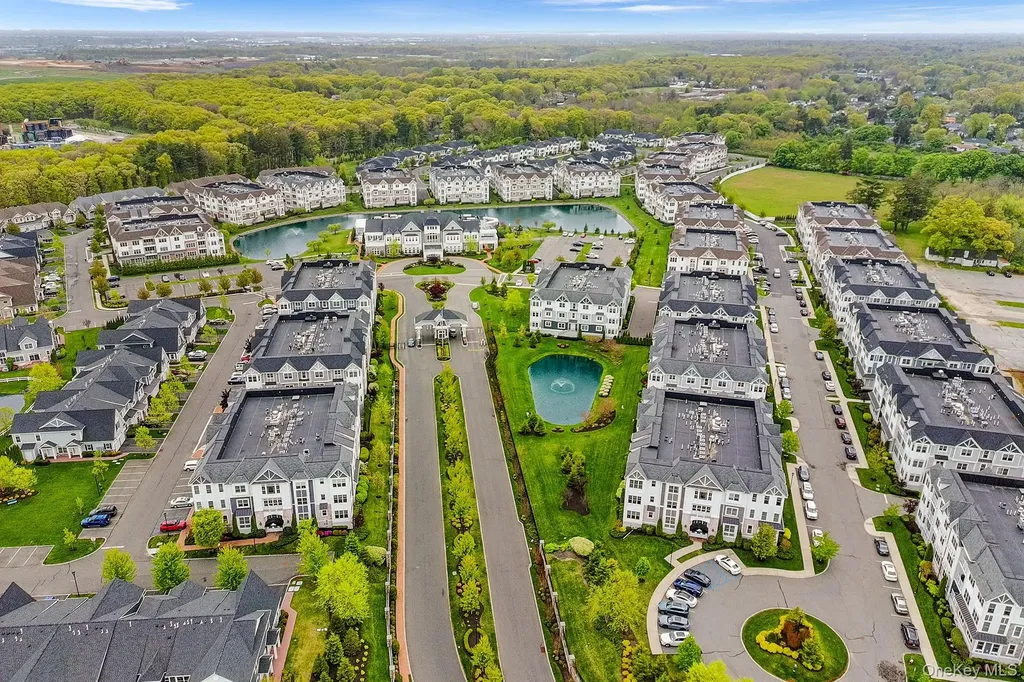 12103 Aspenwood Drive Plainview NY 11803