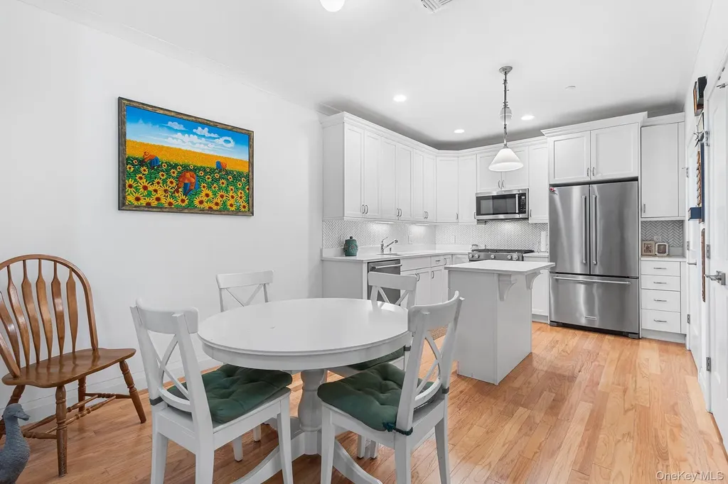 12103 Aspenwood Drive Plainview NY 11803