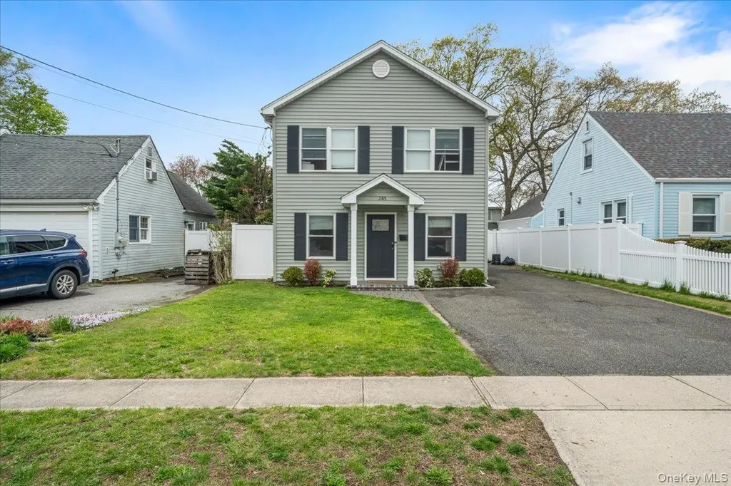 385 Grant Avenue Copiague NY 11726