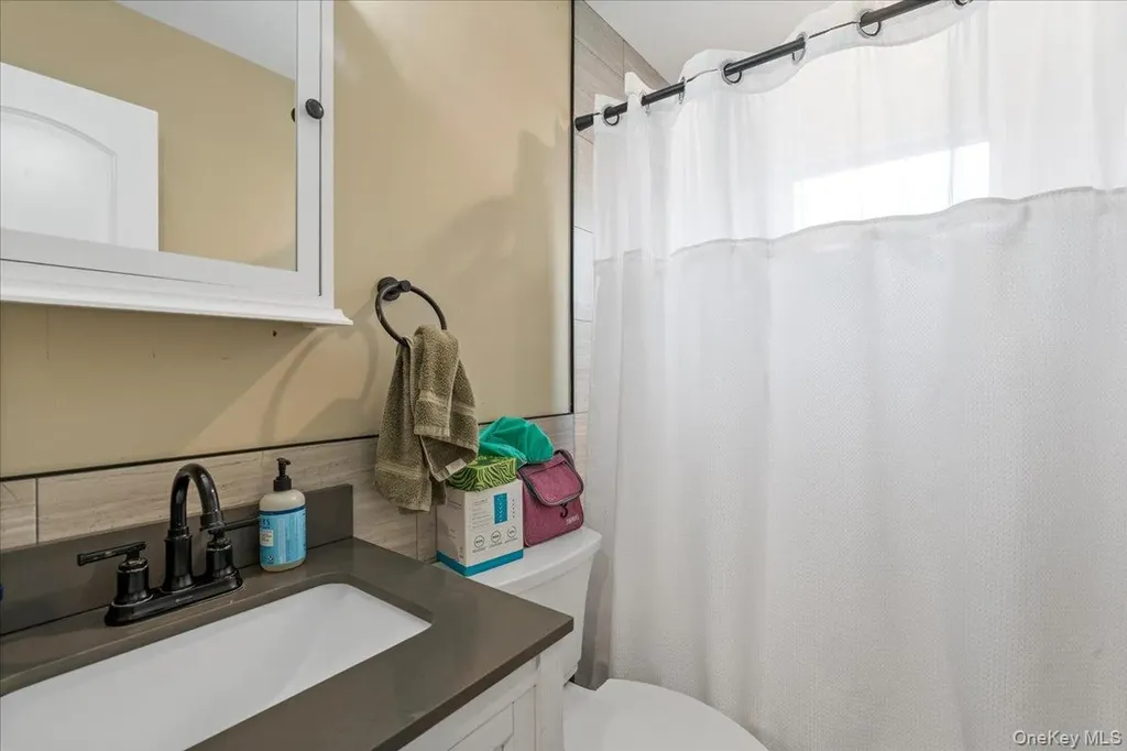 385 Grant Avenue Copiague NY 11726