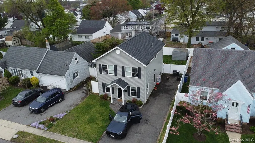 385 Grant Avenue Copiague NY 11726