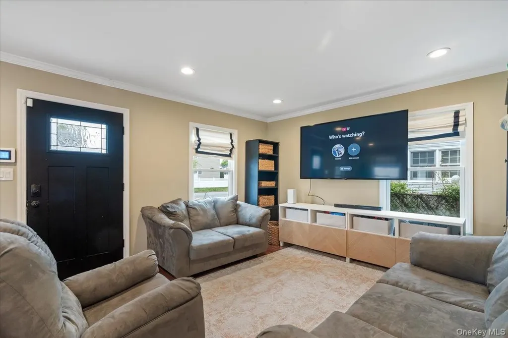 385 Grant Avenue Copiague NY 11726