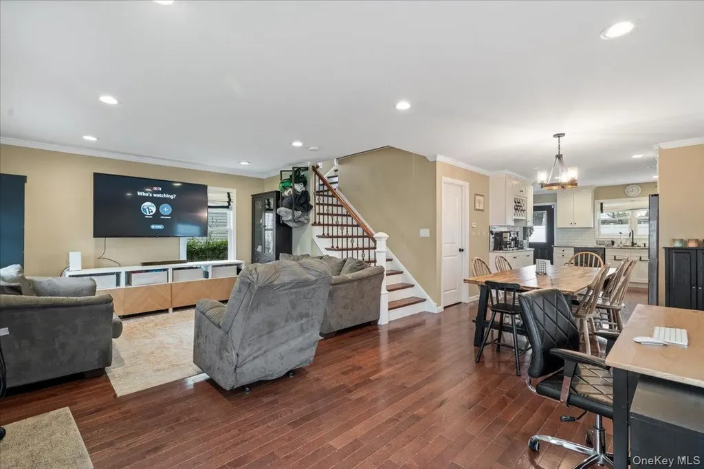 385 Grant Avenue Copiague NY 11726