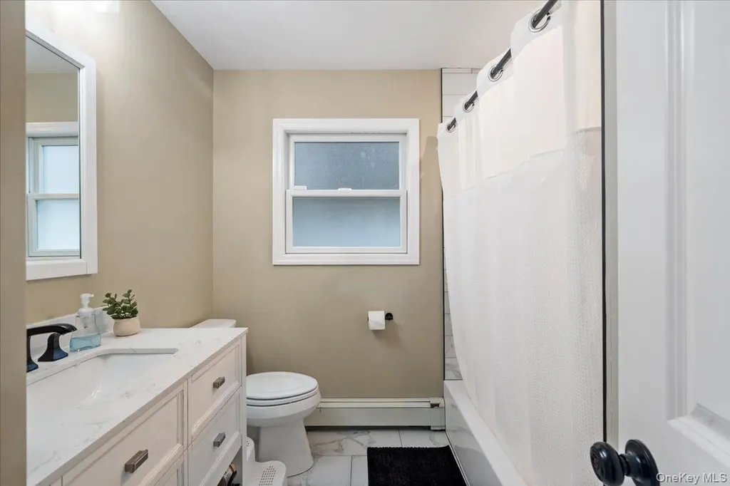 385 Grant Avenue Copiague NY 11726