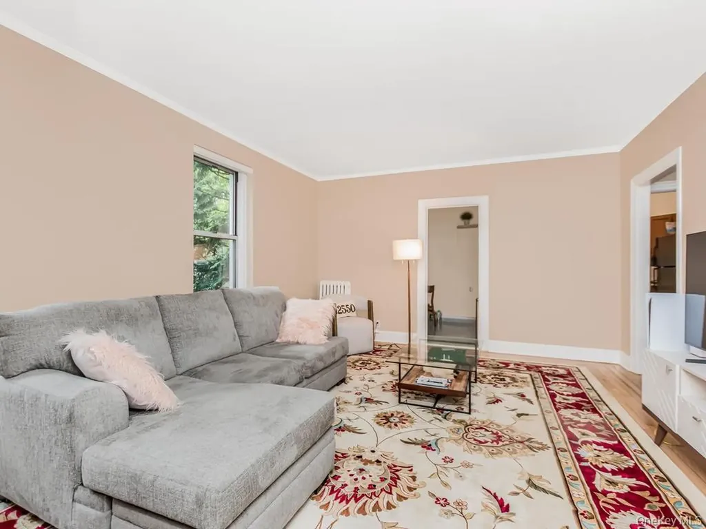 472 Gramatan Avenue Mount Vernon NY 10552