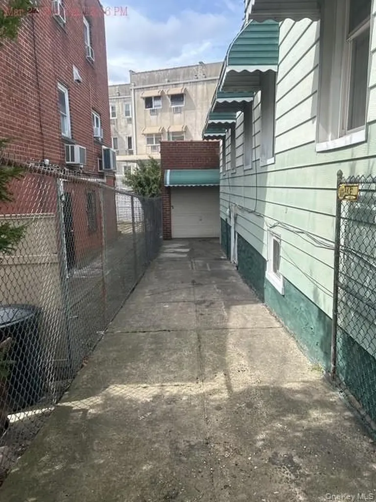 3335 Hone Avenue Bronx NY 10469