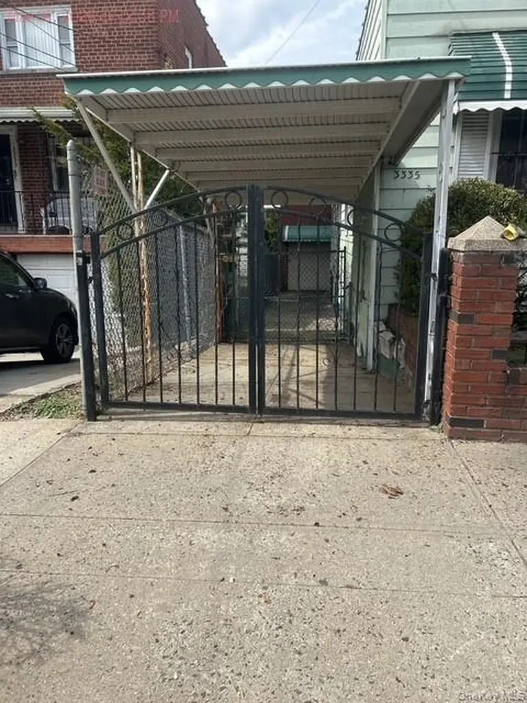 3335 Hone Avenue Bronx NY 10469