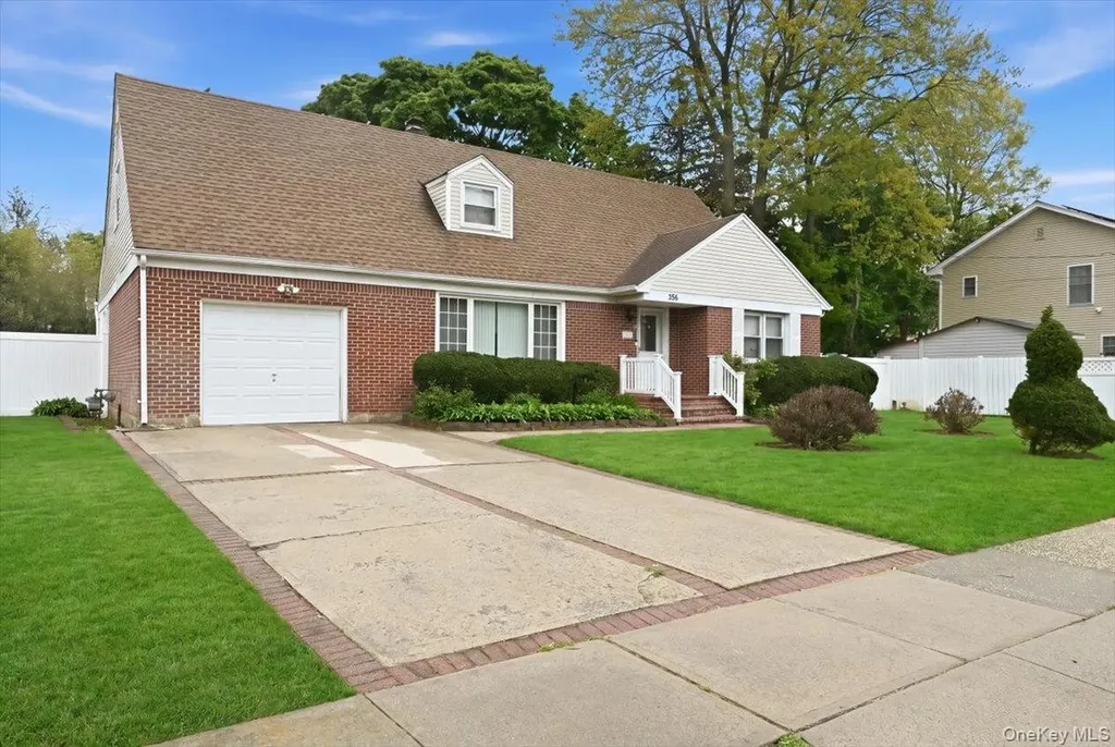 336 Princeton Street Westbury NY 11590