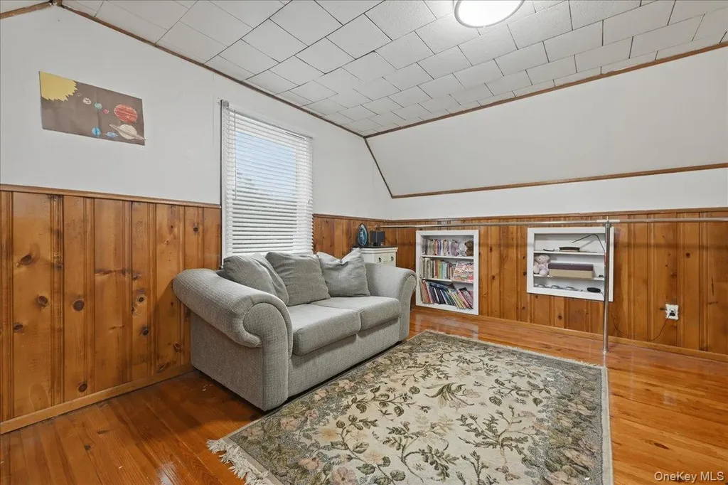 336 Princeton Street Westbury NY 11590