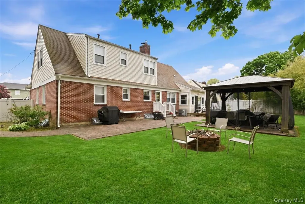 336 Princeton Street Westbury NY 11590