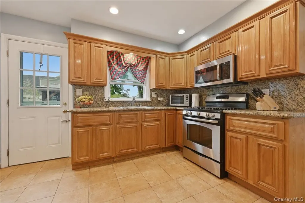 336 Princeton Street Westbury NY 11590