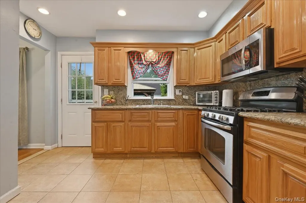 336 Princeton Street Westbury NY 11590