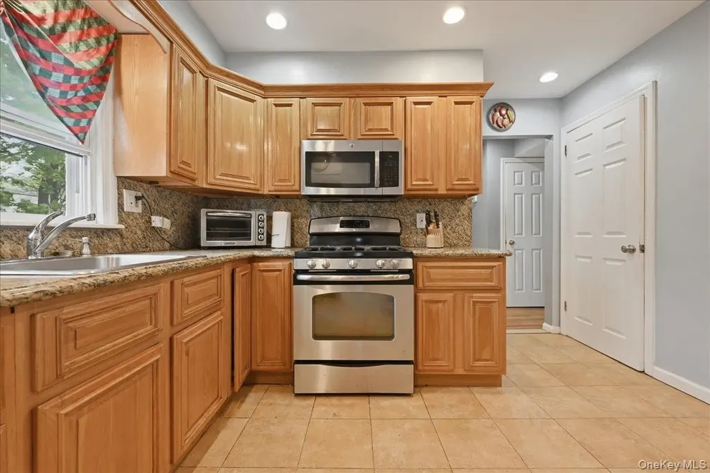 336 Princeton Street Westbury NY 11590