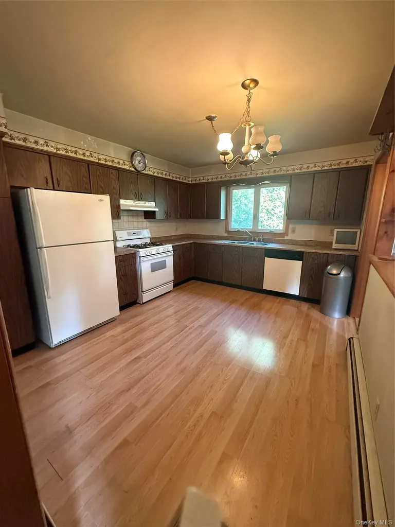 1506 State Route 32 Wallkill NY 12589