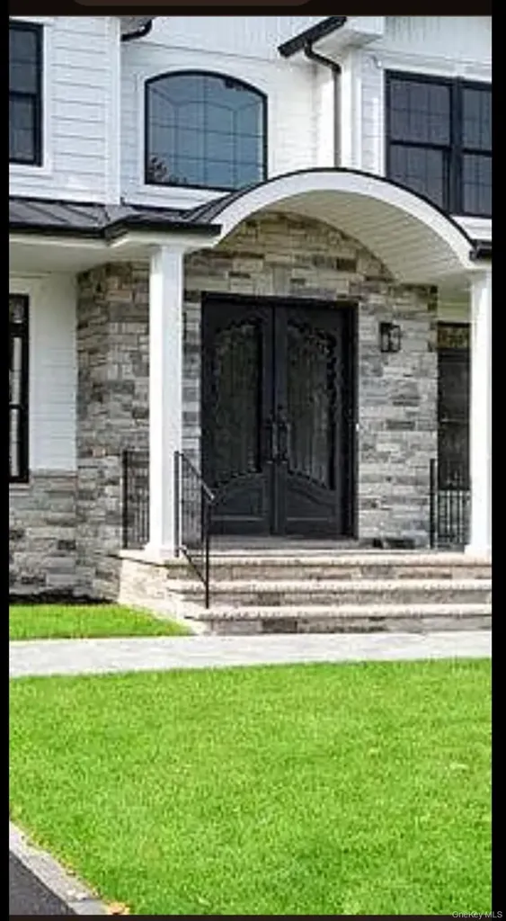 36 Sherman Drive Syosset NY 11791