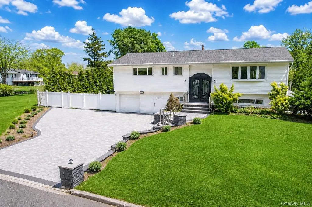 3 Katonah Place Dix Hills NY 11746