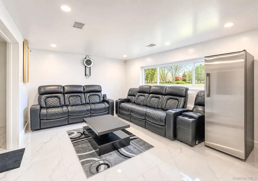 3 Katonah Place Dix Hills NY 11746