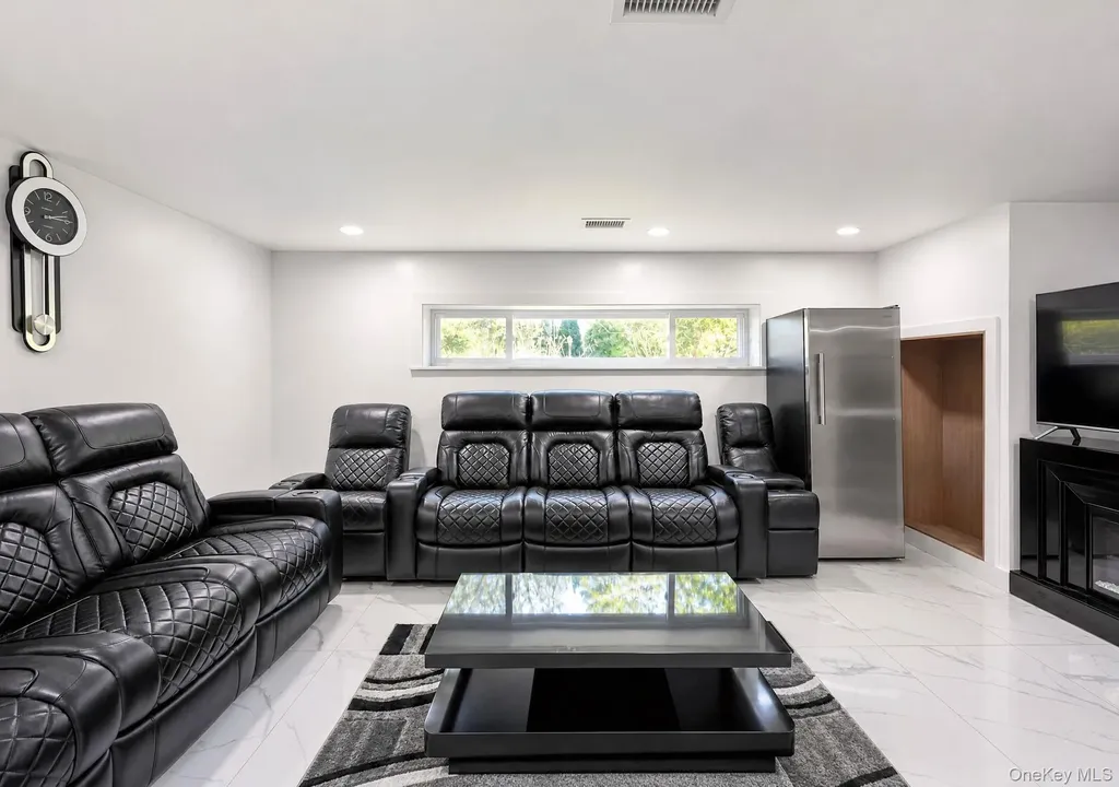 3 Katonah Place Dix Hills NY 11746