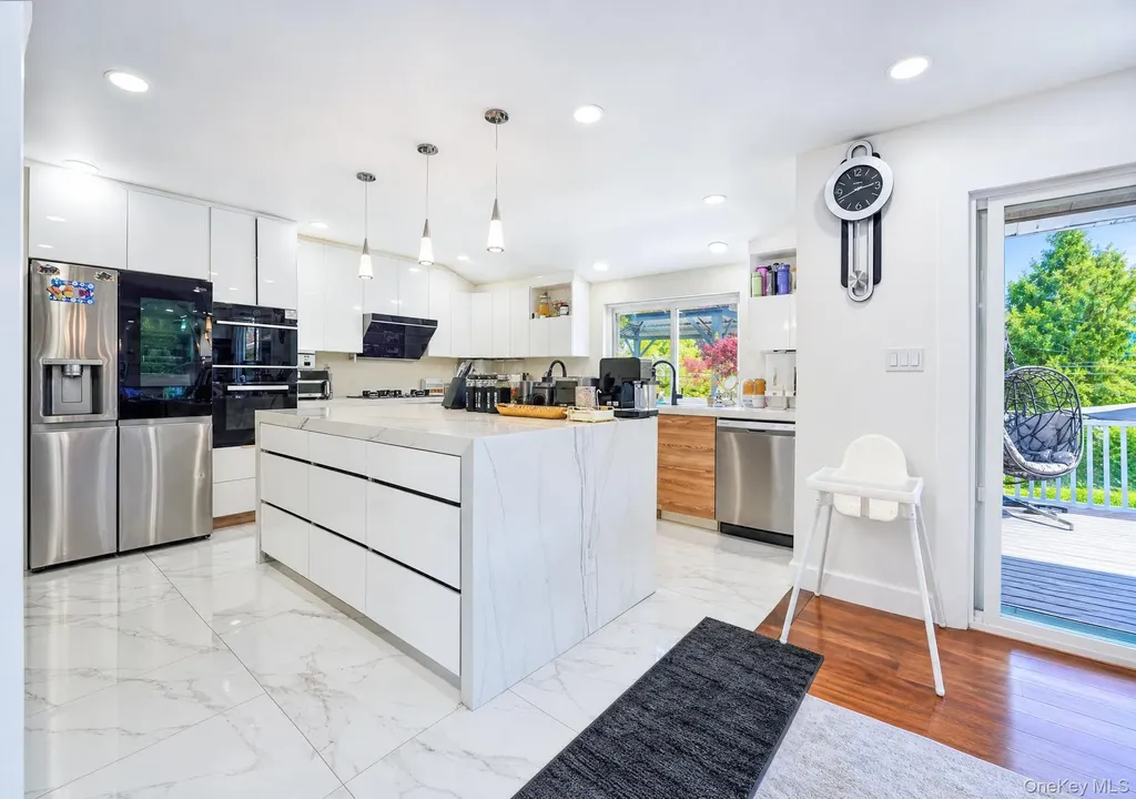 3 Katonah Place Dix Hills NY 11746
