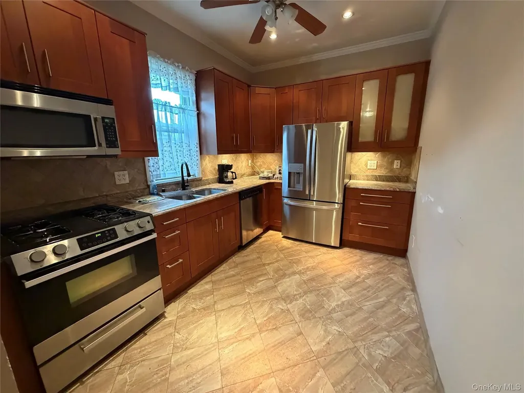 1871 Matthews Avenue Bronx NY 10462