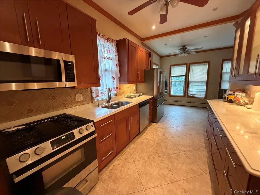 1871 Matthews Avenue Bronx NY 10462